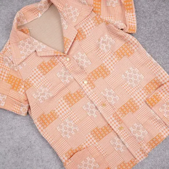 Vintage 60s/70s Women's Disco Chest 19in Short Sleeve Full Button Collared Shirt - Picture 7 of 9